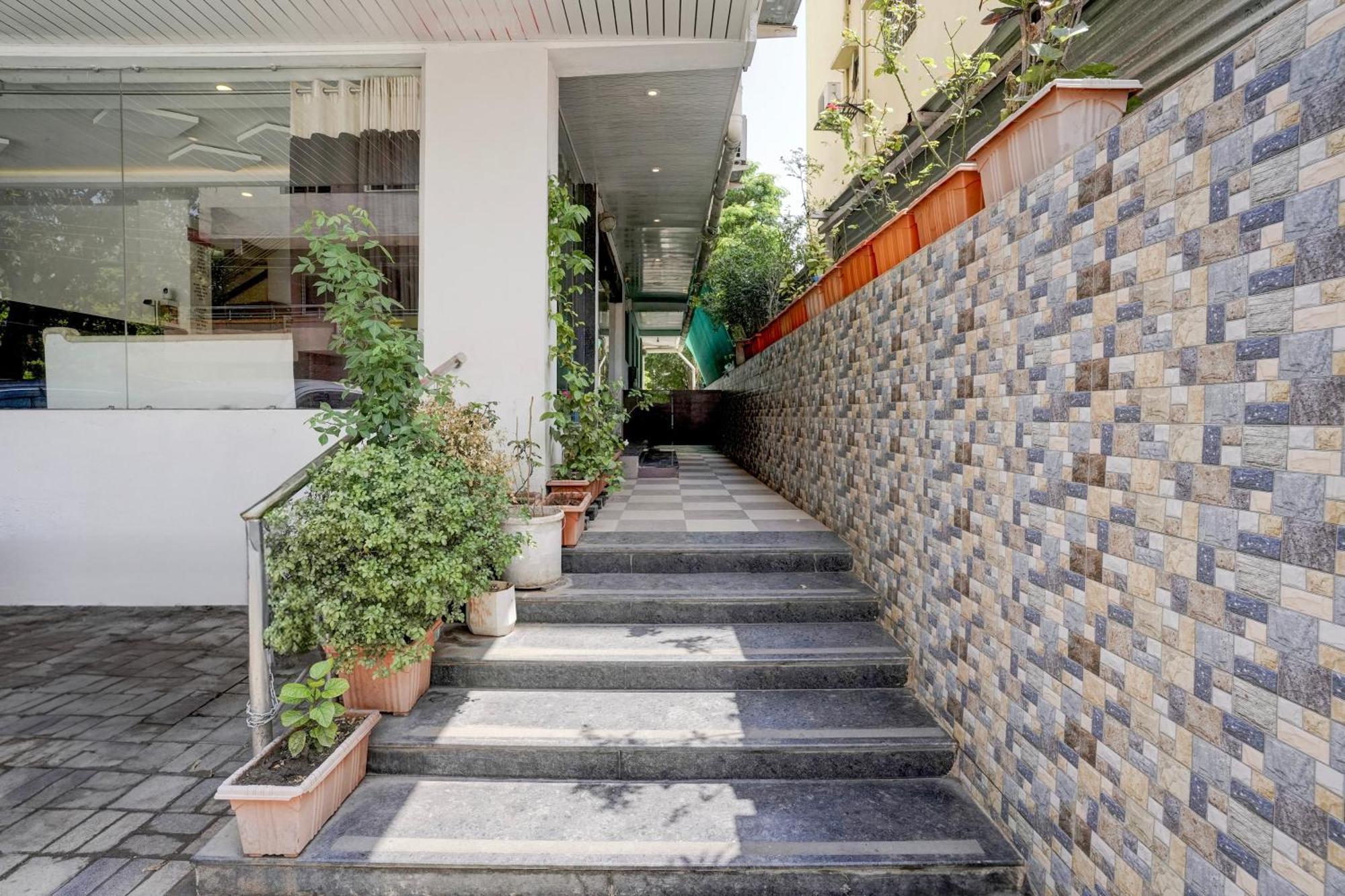 Super Hotel O Chhatrapati Nagar Ширди Экстерьер фото